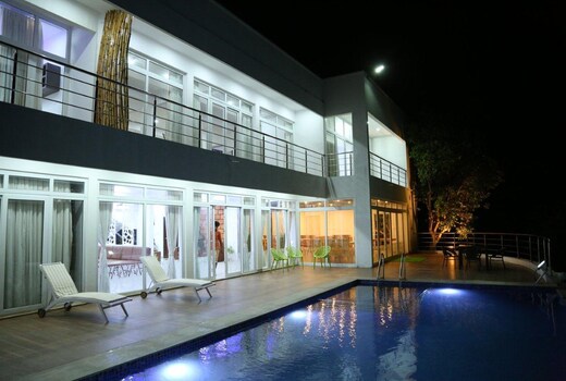 Vana Valley Retreat