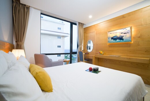 Sunny Ocean Hotel & Spa