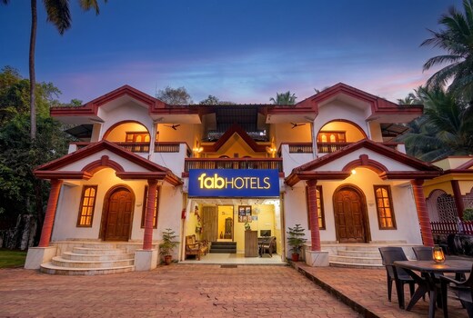 FabHotel Triple Beach House - Nr. Benaulim Beach