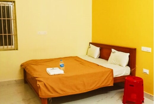 Hotel Senthooran Residency