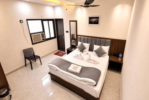 Dhaneshwari Luxury Homestay