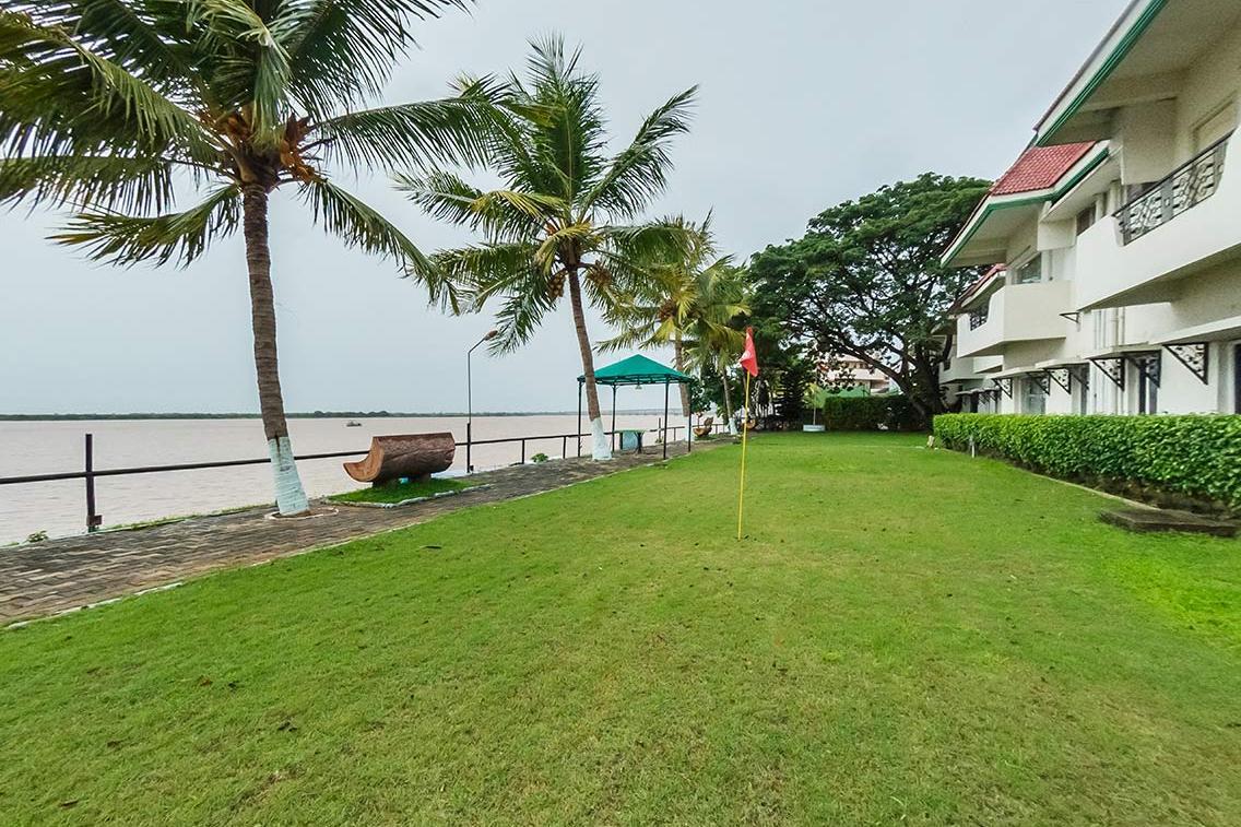 Hotel River Bay