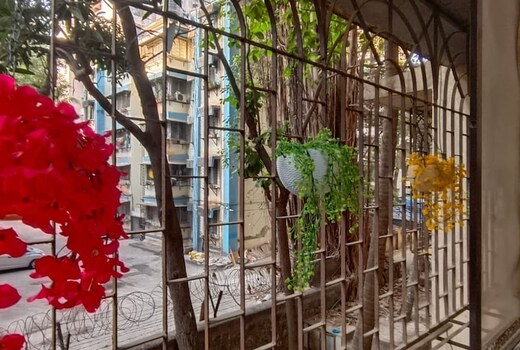 A chic 1 5 BHK in Juhu vintage style