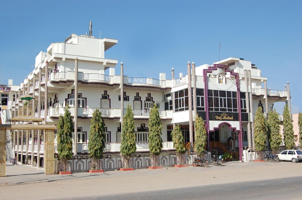 HOTEL RAJMAHAL