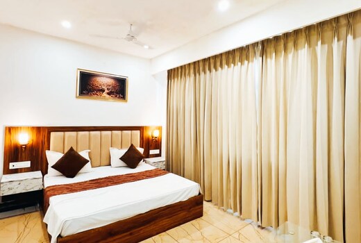 THE KAILASHA RESIDENCY