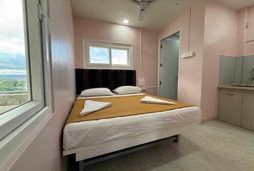 C-Top Single Room-2