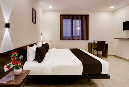 Townhouse OAK BHOOJA HOTELS