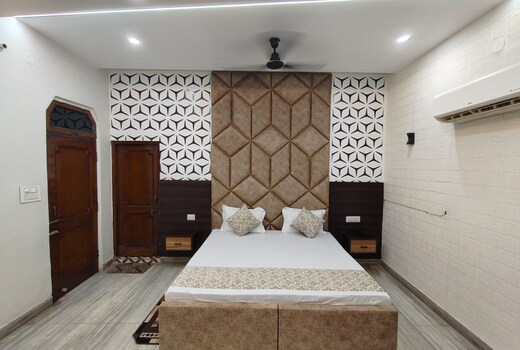 Hotel Raj Palace