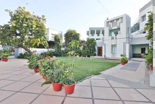 Sun N Step Club & Hotel