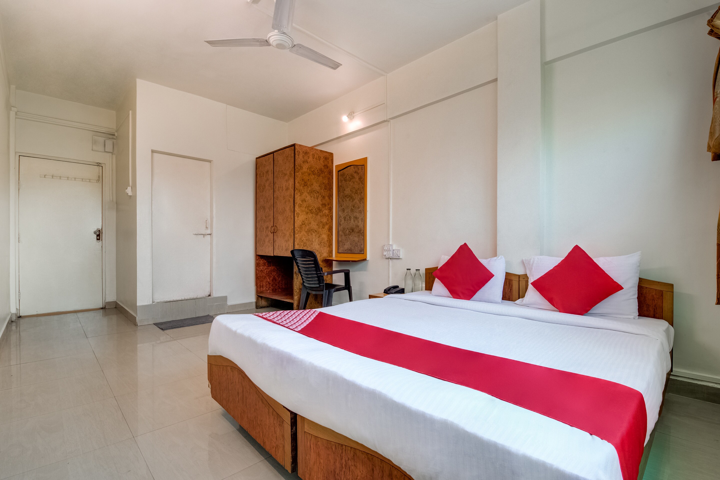 Hotel O Kamini