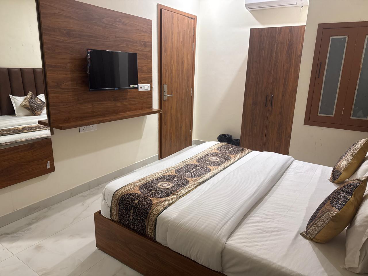 HOTEL AMRIT GOLD