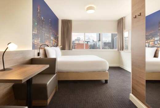 Rotterdam Teleport Hotel