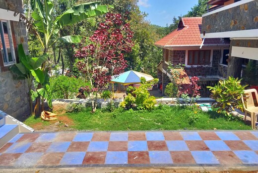 Lion Resorts