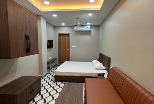 TIC ROOMS