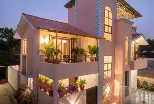 Golden Maple Villa