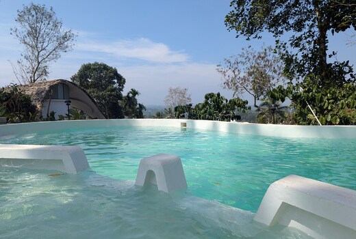 Earths Embrace | 2 Room Cabin with Pool