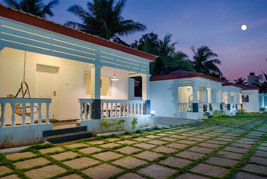 Varuna Inn Banquets & Resort