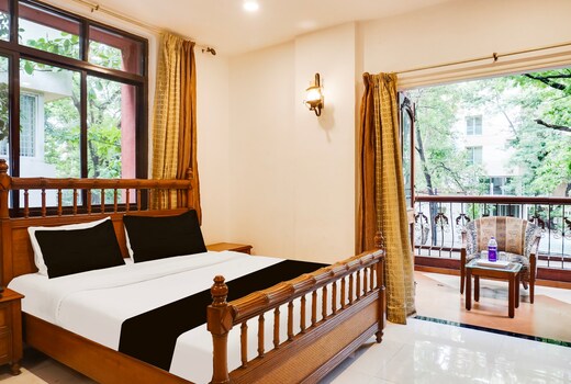 Super Townhouse Oak Prabhat Road