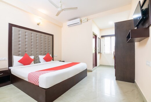 Leo Grand Hotel