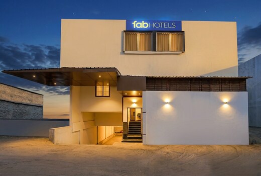 FabHotel AR Executive