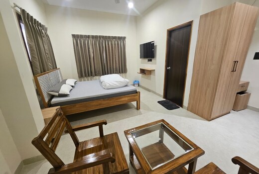 Paras Homestay | Entire Studio Apartments With Private Attached Kitchen | 8 Mins Walk To Shri Venkat