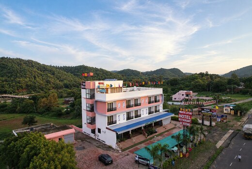 Hotel White Lotus at Ratanpur Border