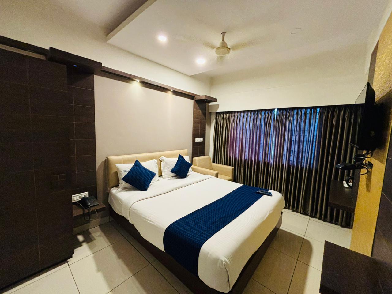 Hotel Sandalwood Inn