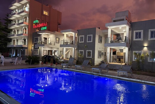 Hotel Rajadhiraj