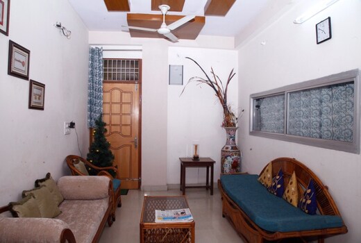 Private Room With International Airport View