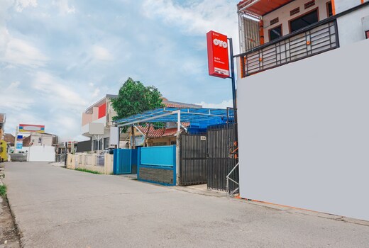 OYO 2401 Ardini Residence