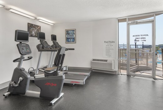 Holiday Inn Charleston Riverview, an IHG Hotel