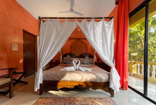 juSTa Morjim Beach Resort (80 steps from Morjim Beach)