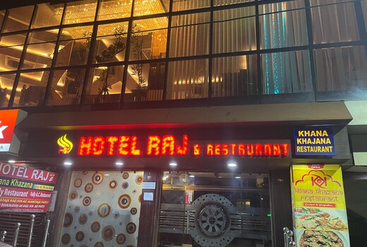 Hotel Raj & Restaurant