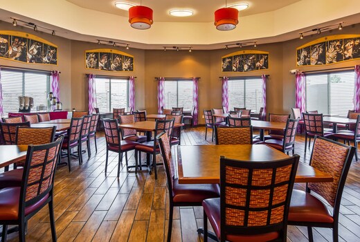 Best Western Plus Carousel Inn & Suites