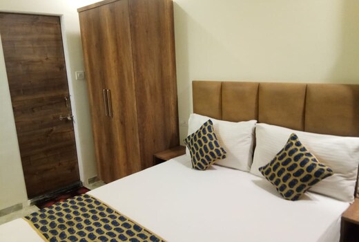 Skyline Homestay Rooms and Caretaker