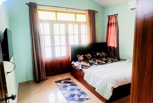 1 Bhk Luxurious Spacious stay nr Benalium Beach Private Parking WiFi