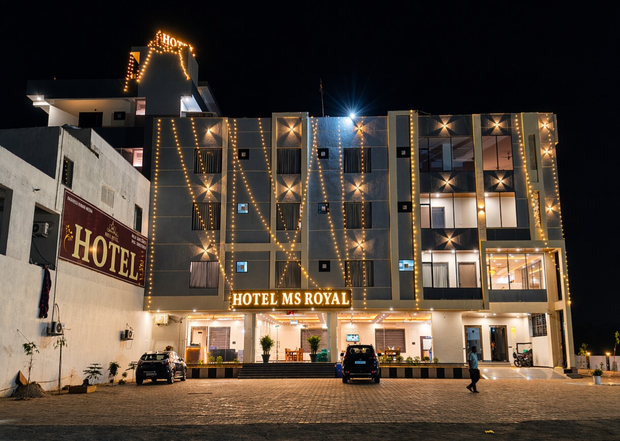Hotel M S Royal