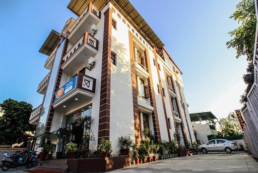 Hotel Galaxy @ 200m from Railways Station