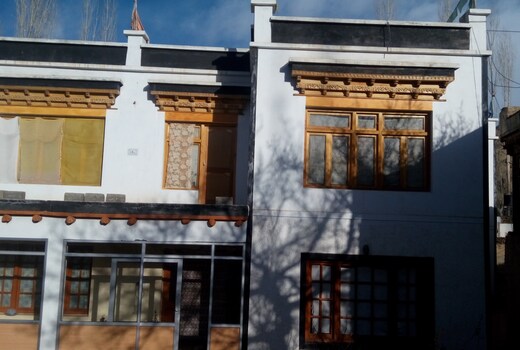 Ganzom Deluxe Guest House