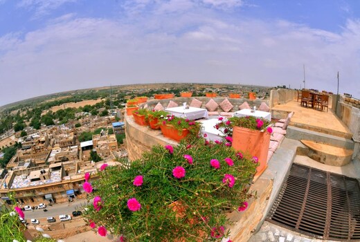 DEEPAK HOTEL & RESTAURANT