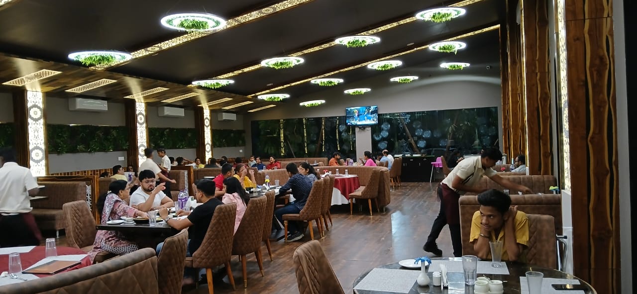 Krishna Hotel And Resort