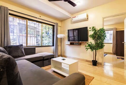 Cozy and Comfortable 2 Bhk Carter Rd