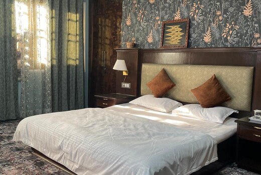 Aqua Paradise Elegant 5BHK Homestay