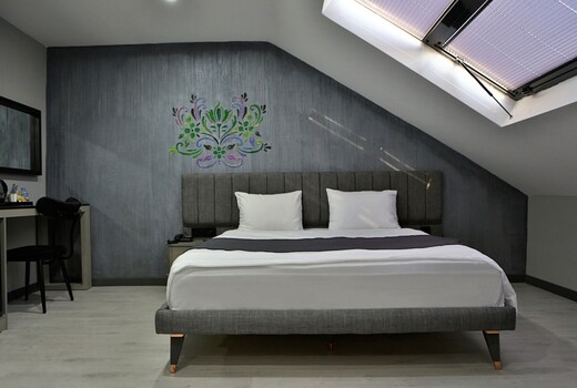 Fly And Stay Airport Hotel