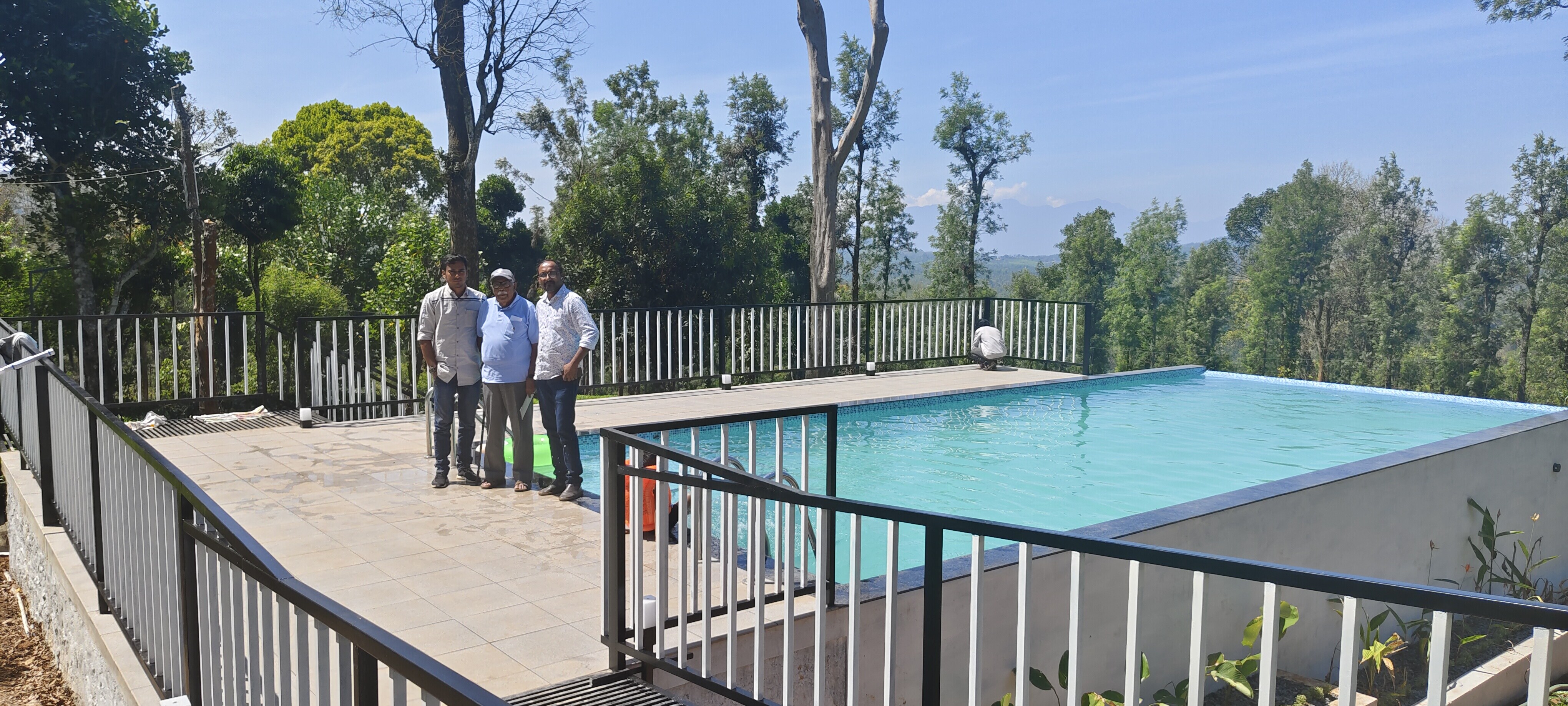 CLIF TEA BUNGLOW RESORT