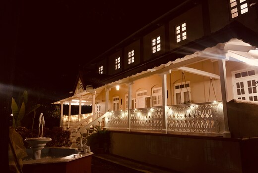Villa Phiroze Baug Bordi