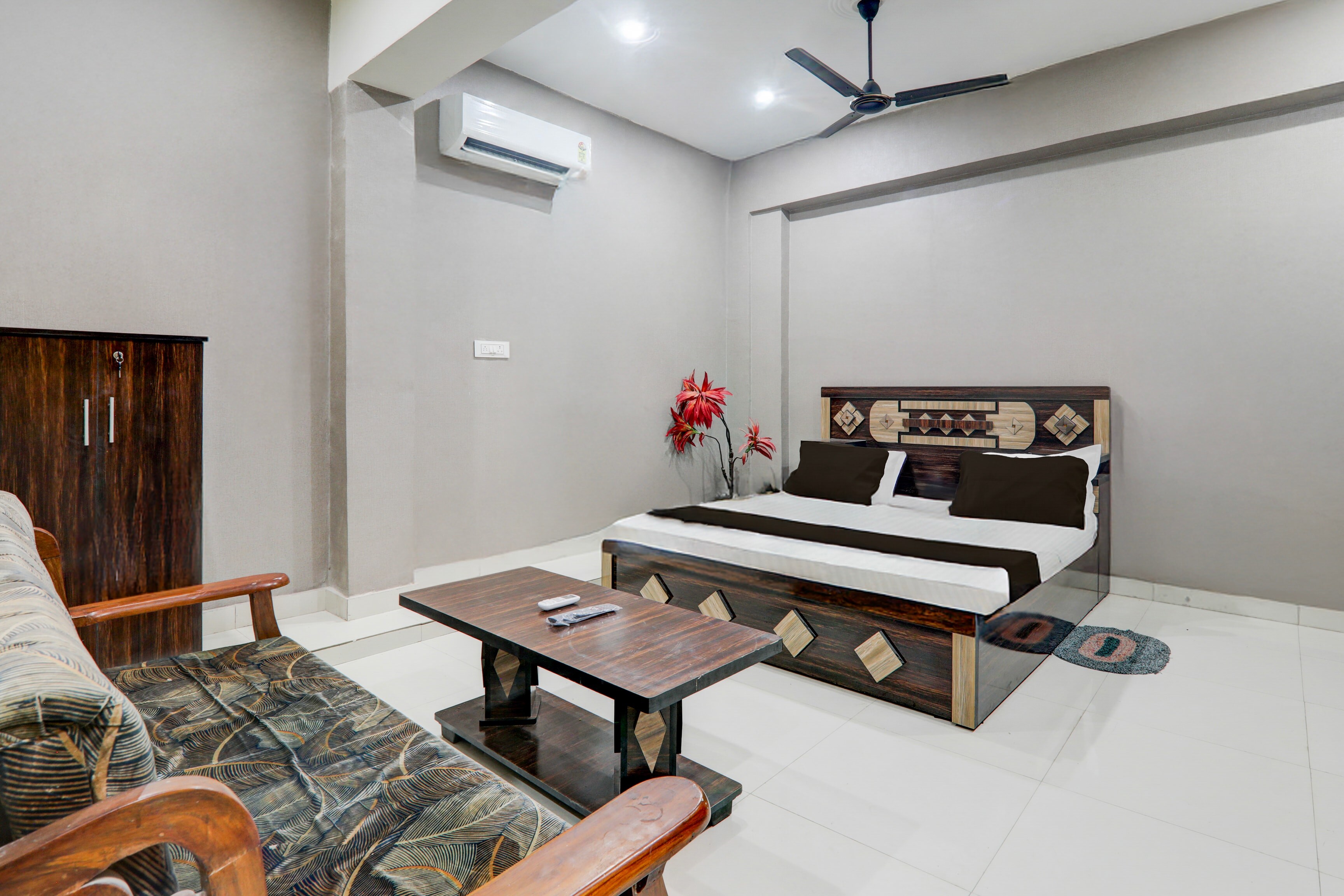 HOTEL O YASH RAJ PALACE