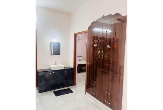 Flat near miot & dlf