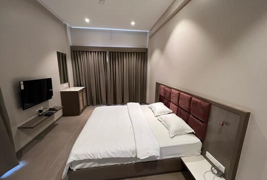 Hotel Malhargad, Jejuri