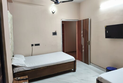HOTEL DAWNCREST